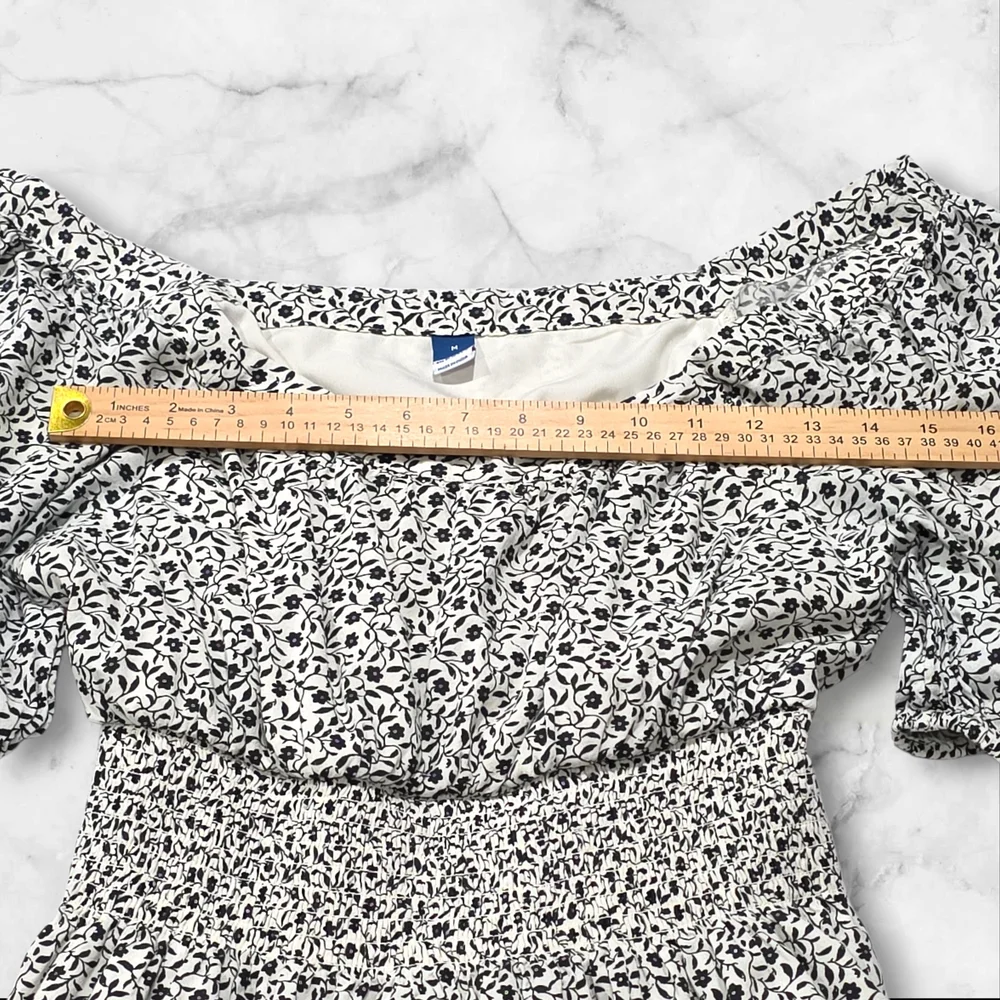 Old Navy Short Puffy Sleeve Floral Black & White Dress Size Medium (M) B9